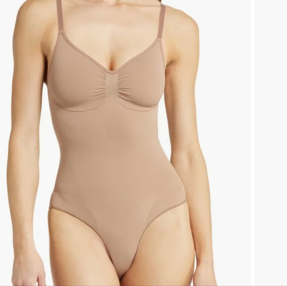 Skims sculpting bodysuit L/XL